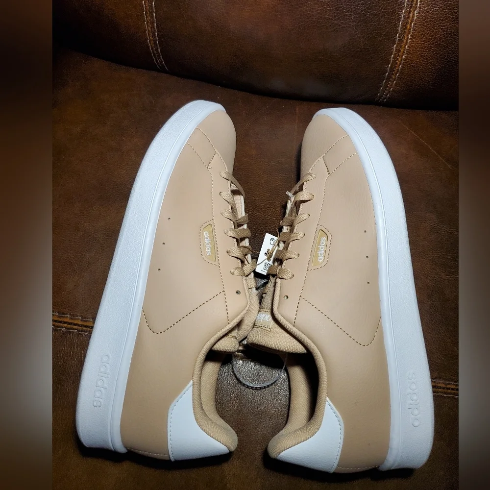 Adidas Urban Court Size 9.5 Men Sneakers